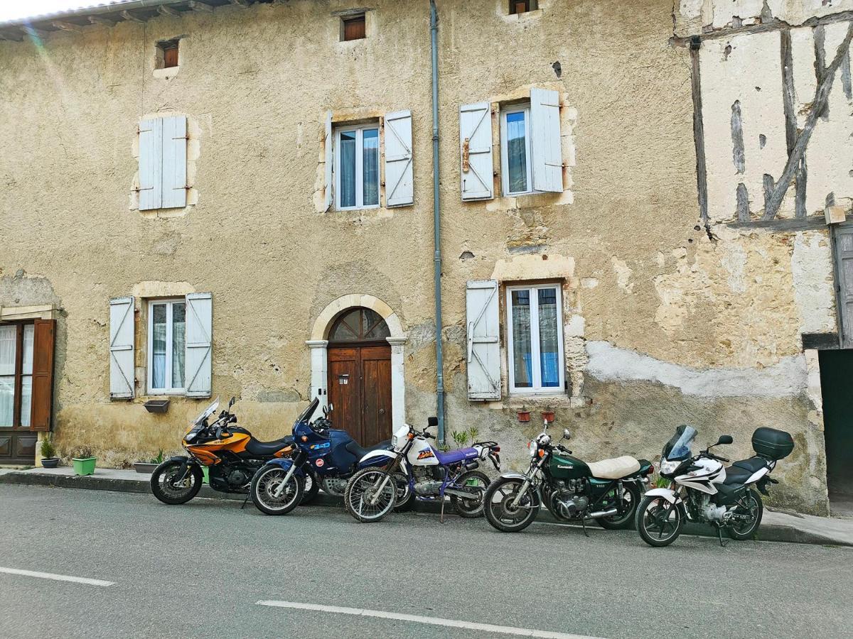 Le Pitstop Alan Buitenkant foto